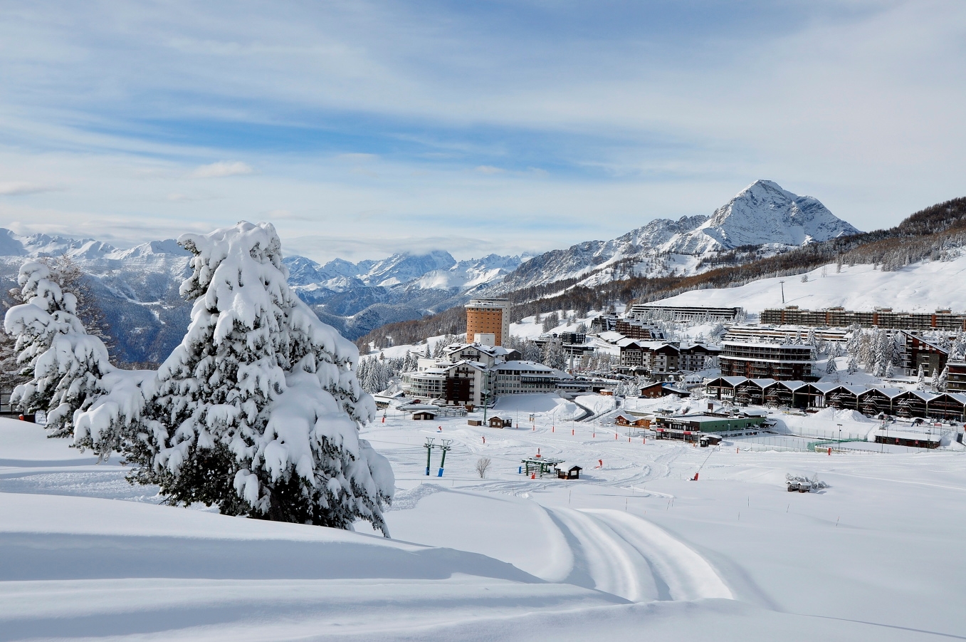 (c) Hotelbiancanevesestriere.com